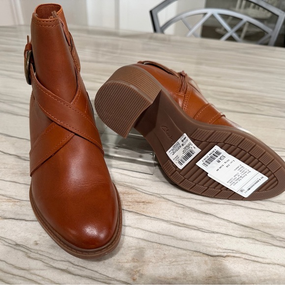 Clarks Scene Strap Caramel Leather Ankle Boots 6.5 M NEW - Picture 3 of 5
